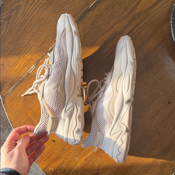 Adidas Women's Beige Mesh Sneakers ozweego - Picture 4 of 7